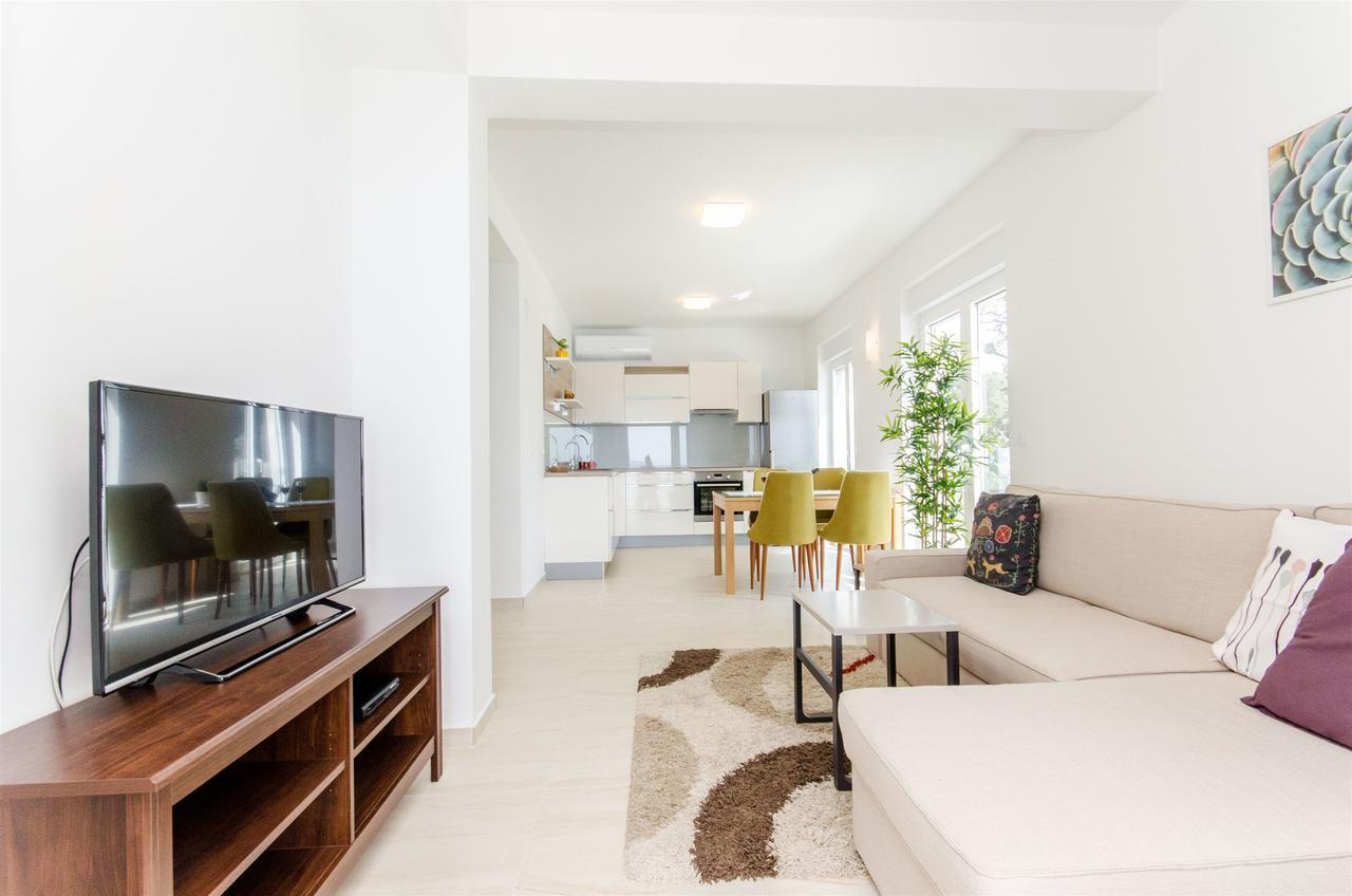 Apartments Branimir Мандре Экстерьер фото