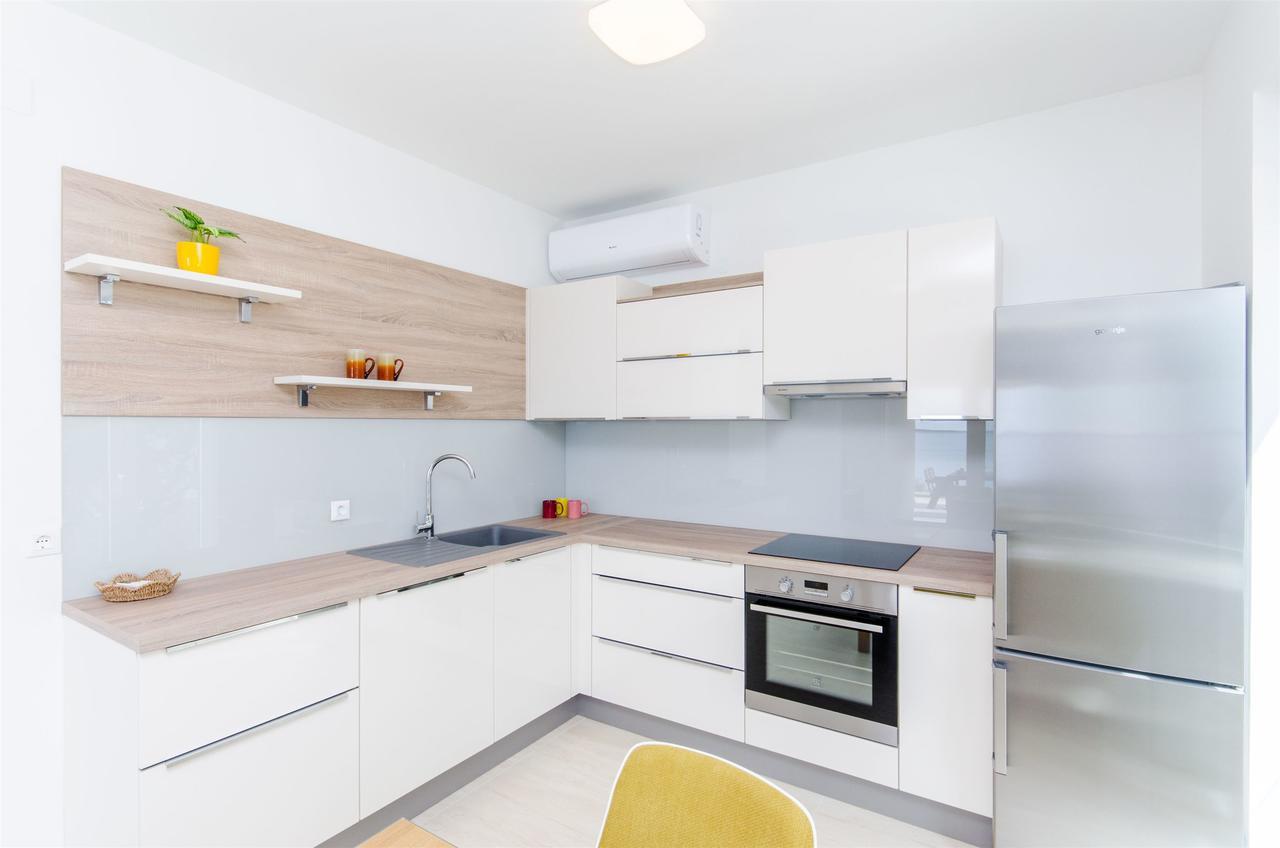 Apartments Branimir Мандре Экстерьер фото