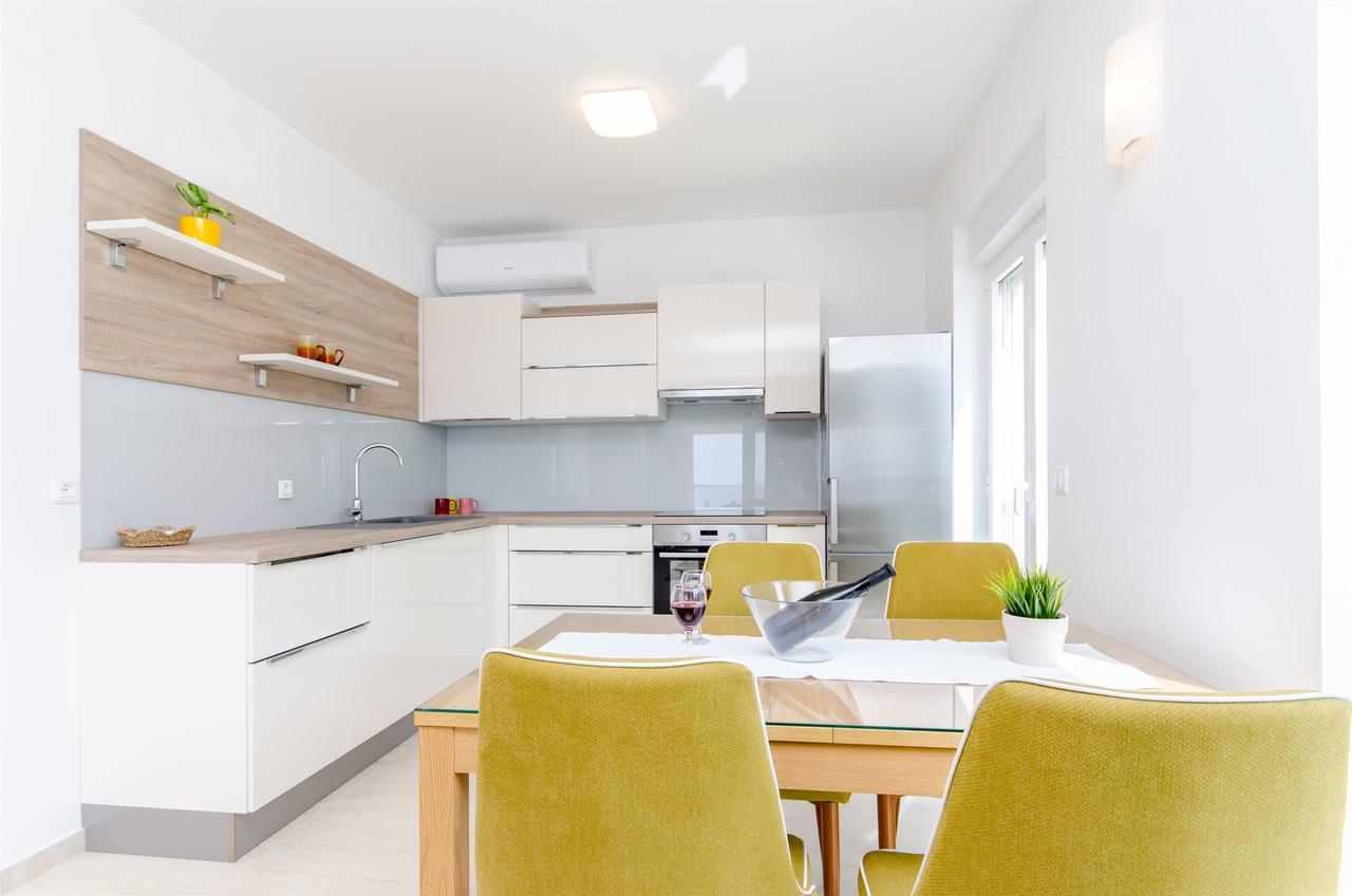 Apartments Branimir Мандре Экстерьер фото