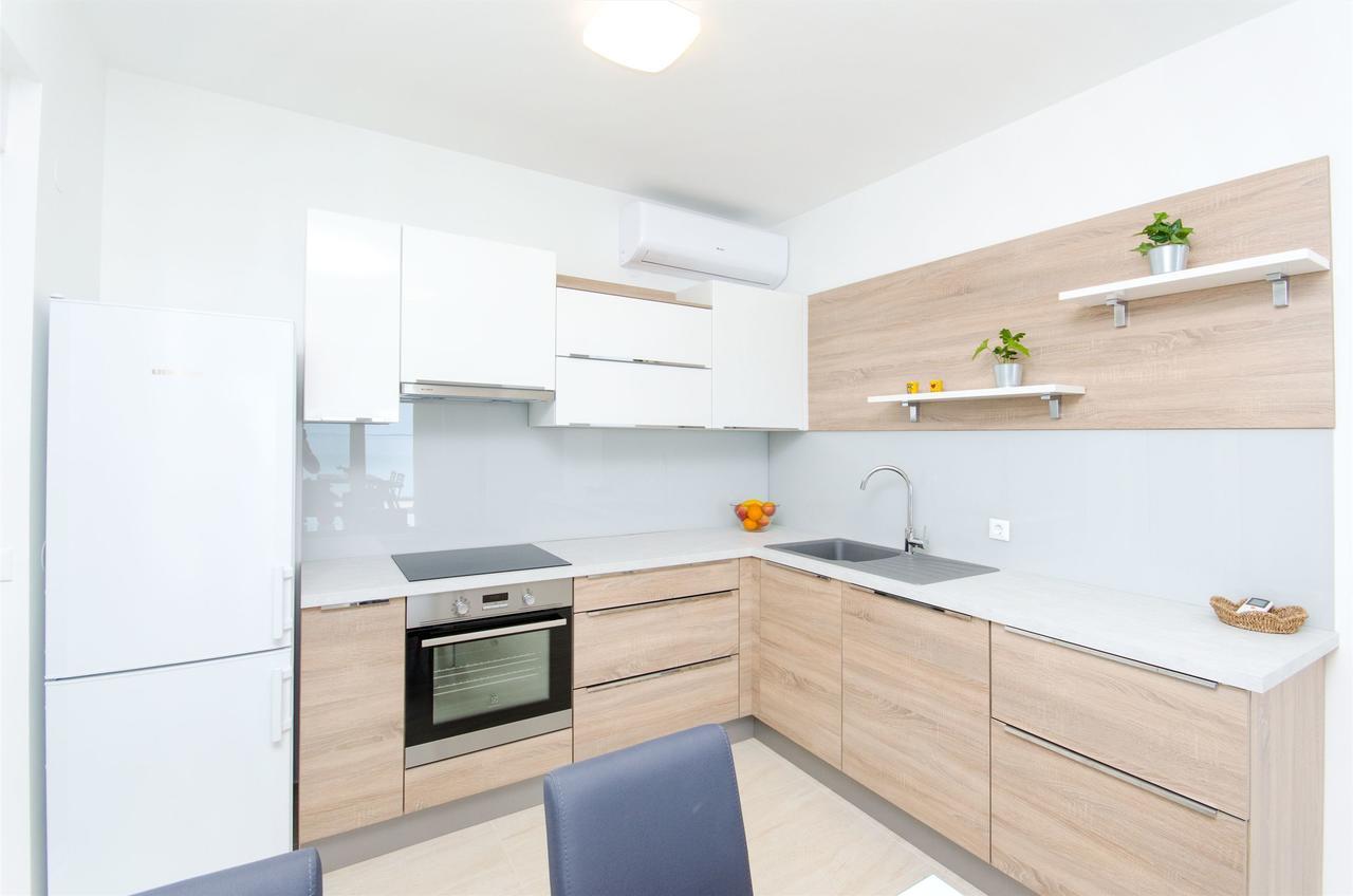 Apartments Branimir Мандре Экстерьер фото